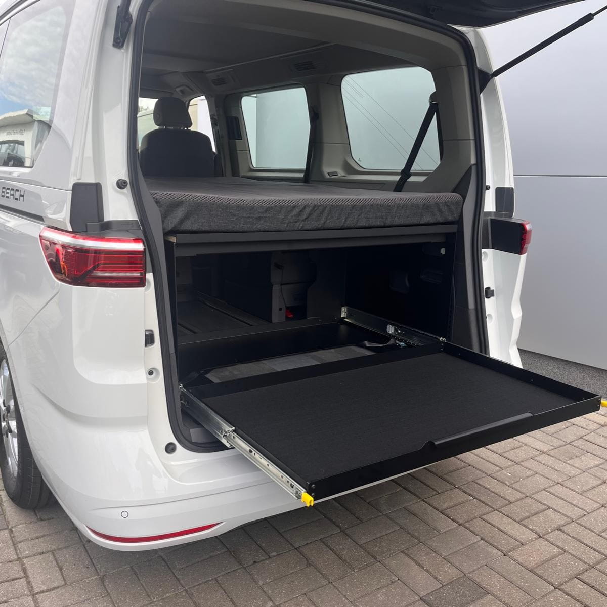  Turystyczna zabudowa do auta 